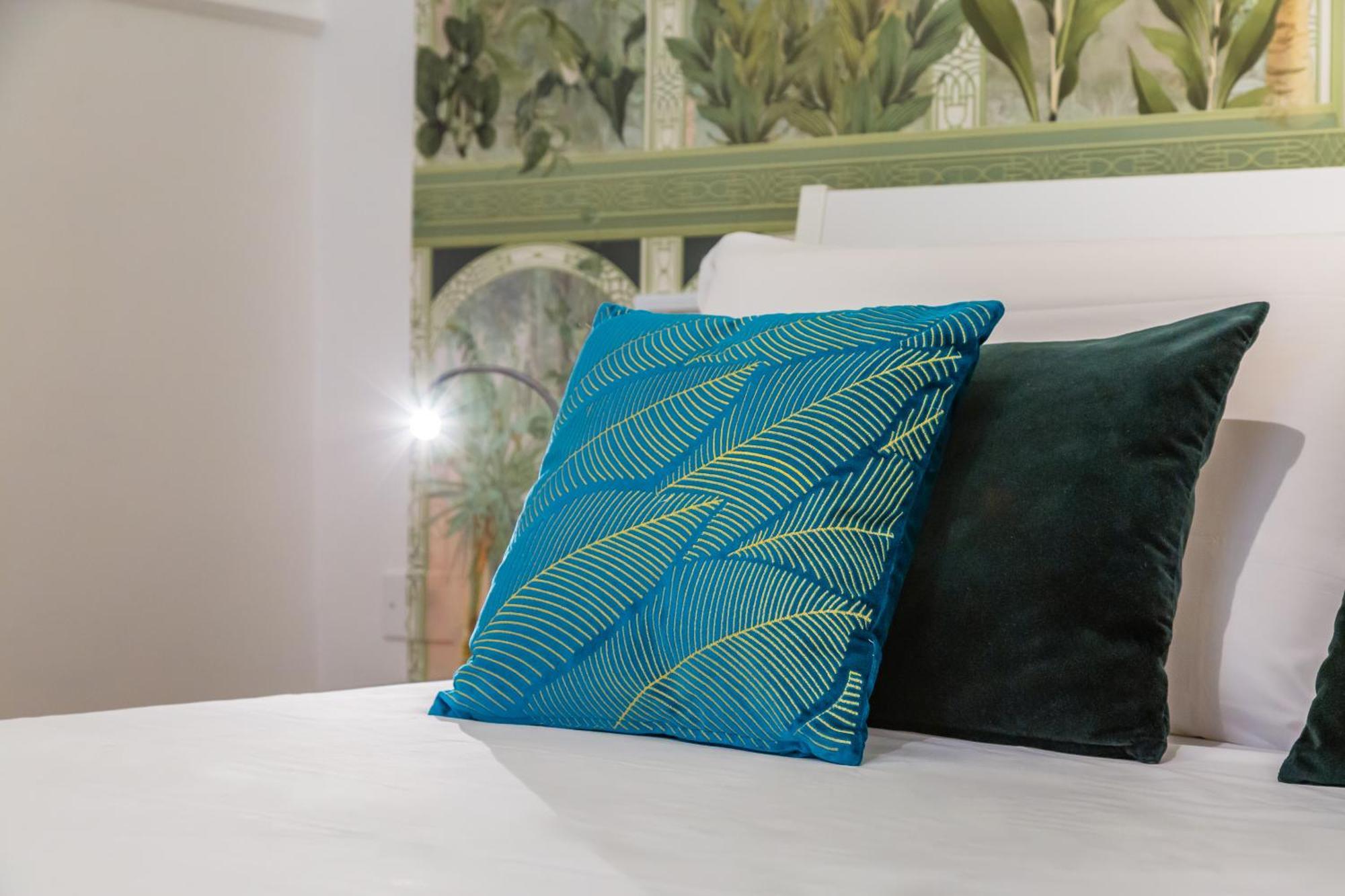 Starguest Dante Hotel Napoli Bagian luar foto